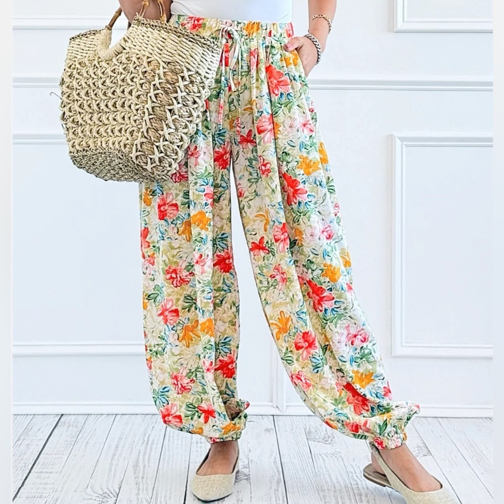 POL SUN KISSED MEADOW  HAREM JOGGER PANTS IN COASTAL BLOOM SIZE SMALL NWOT